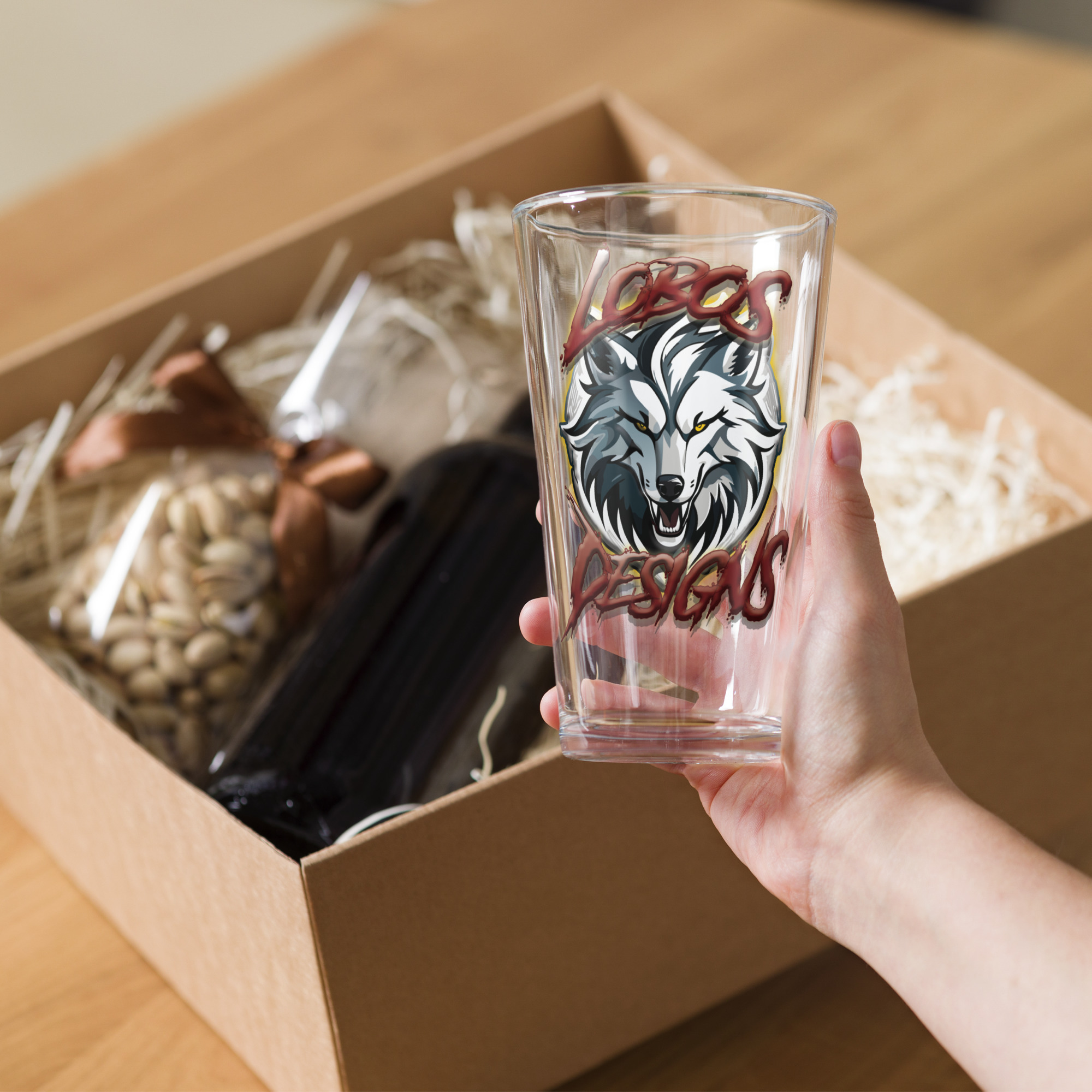 Lobo's Designs Shaker pint glass